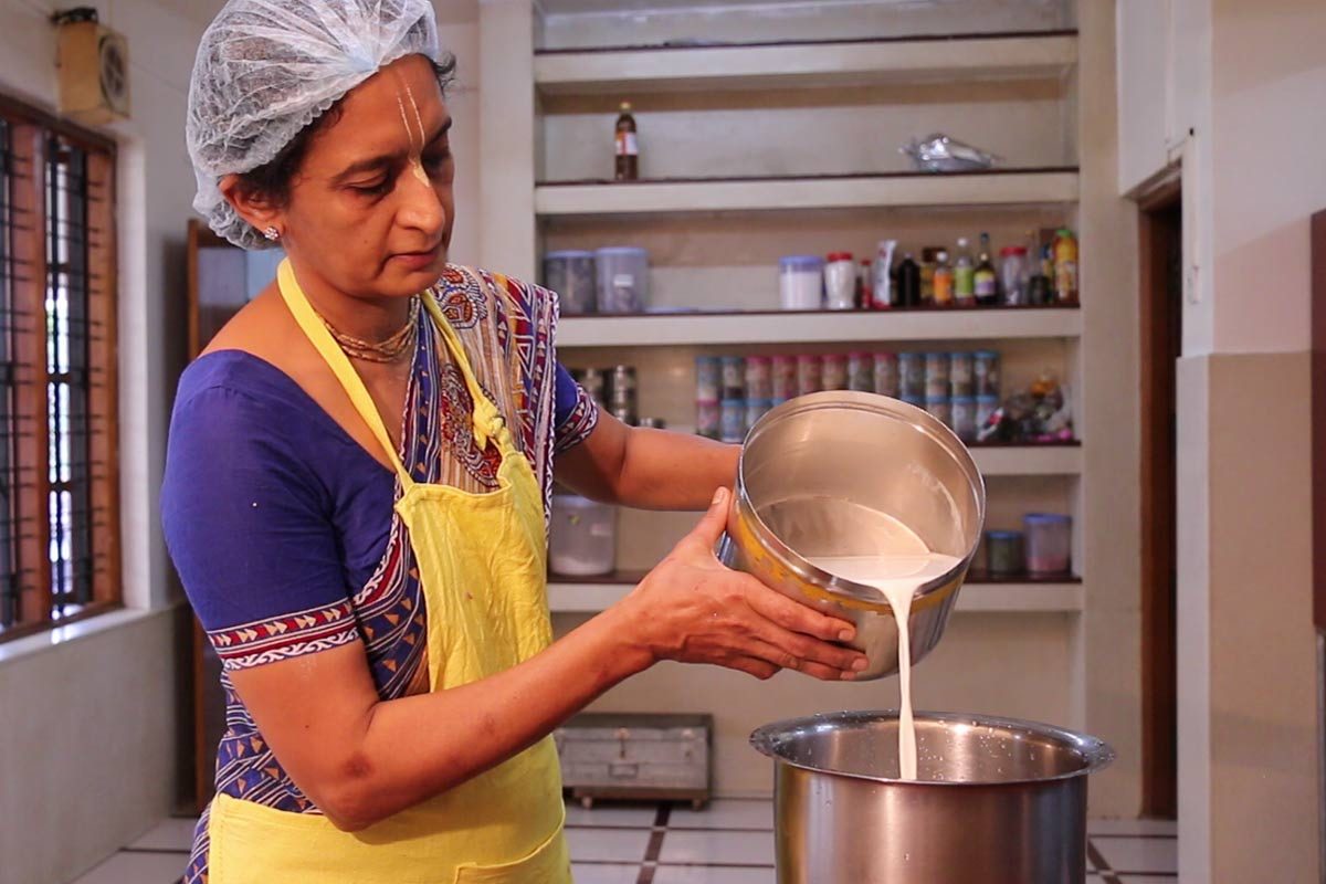 a06-krishnamrita-kitchen-1200×800 a06-krishnamrita-kitchen-1200x800